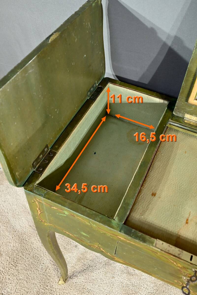 Small Painted Oak Dressing Table, Louis XV style – Late 18th century