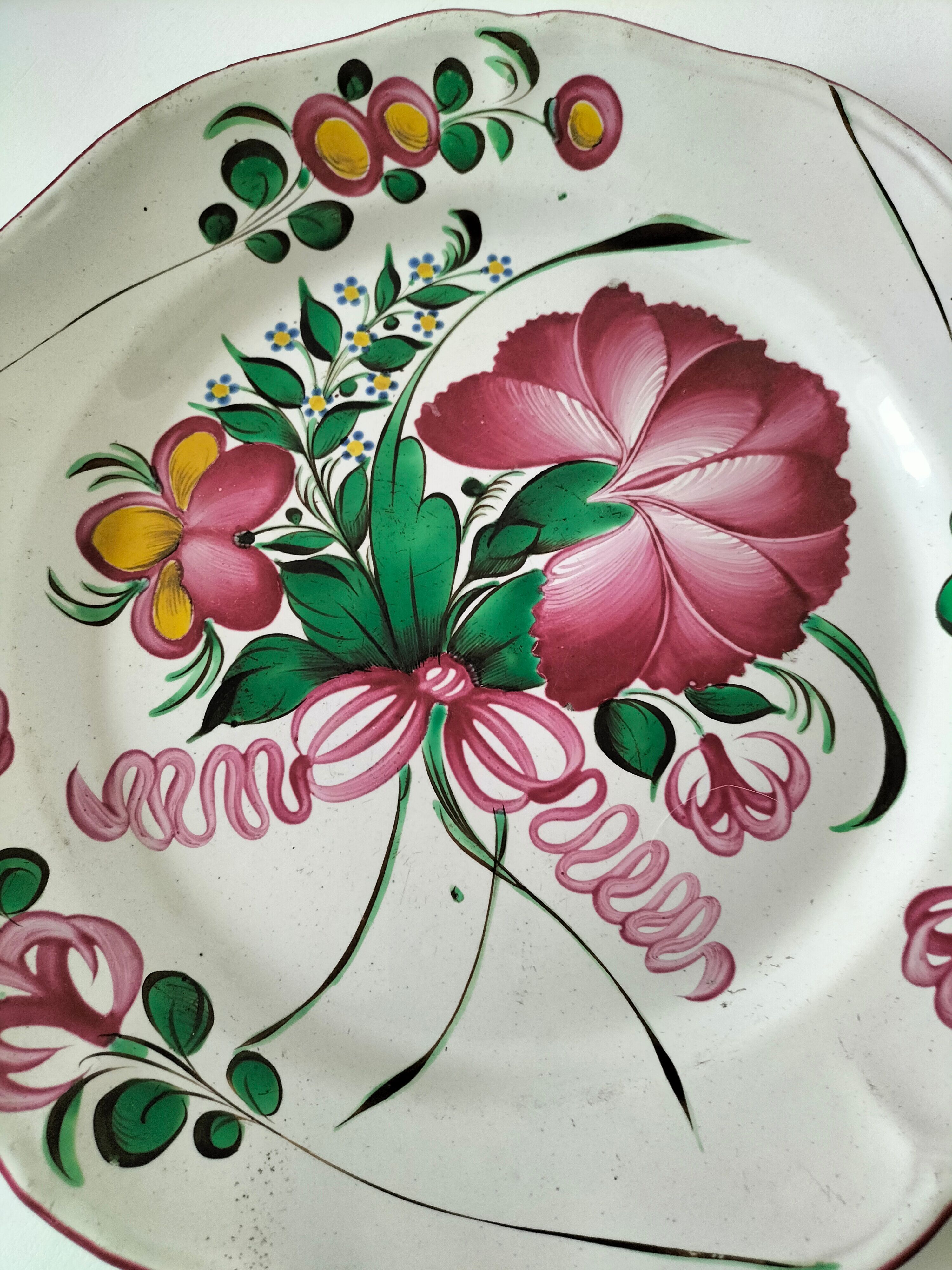 Large earthenware plate from the East – attributed to Islettes, 19th century
