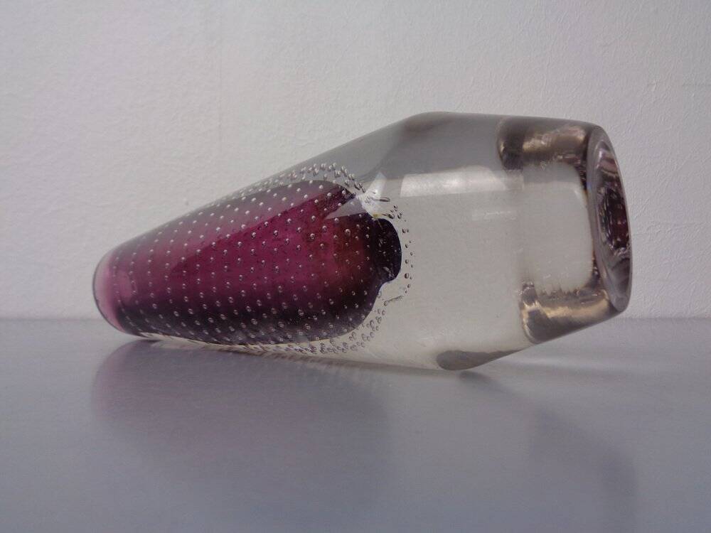 Glass vase by Gunnel Nyman for Nuutajärvi Notsjö, Finland, 1940s.