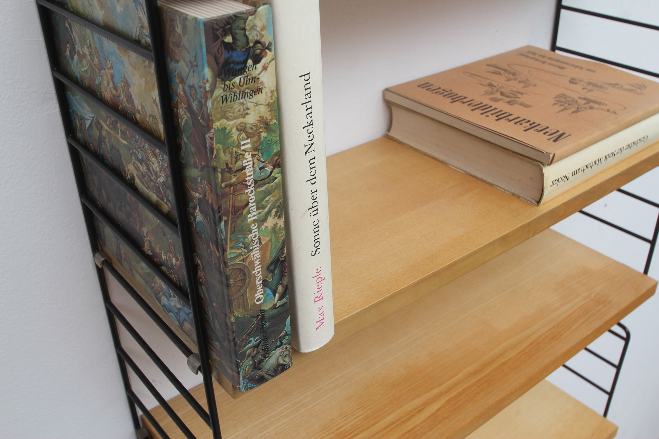 1960s wall unit in ash 7 shelves, Nisse Strinning