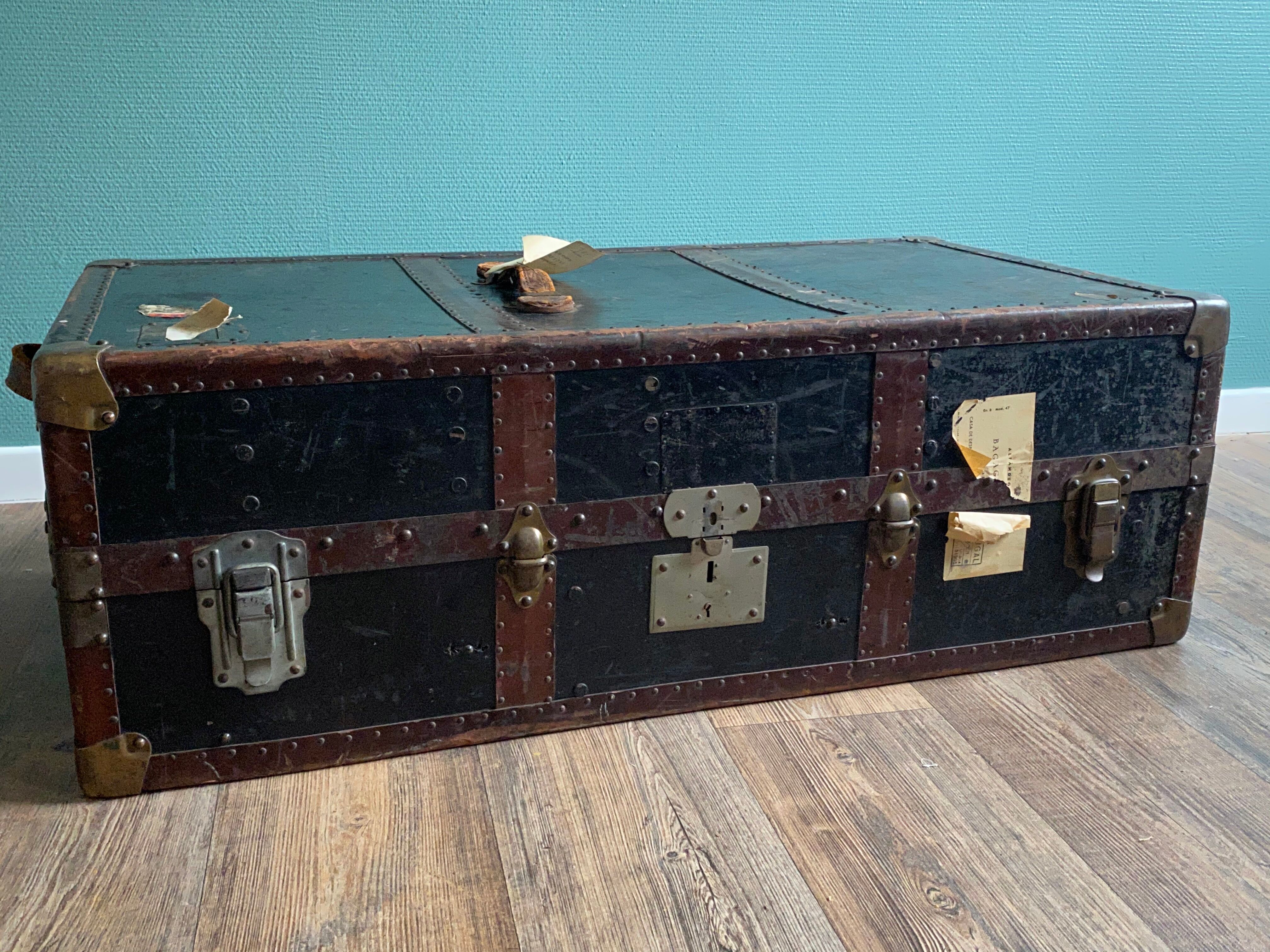 Former travel trunk