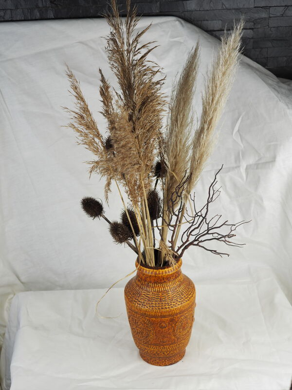 Vase à reliefs ronds et frises texturées, vibe seventies ocre moucheté - Bay Keramik 60/70