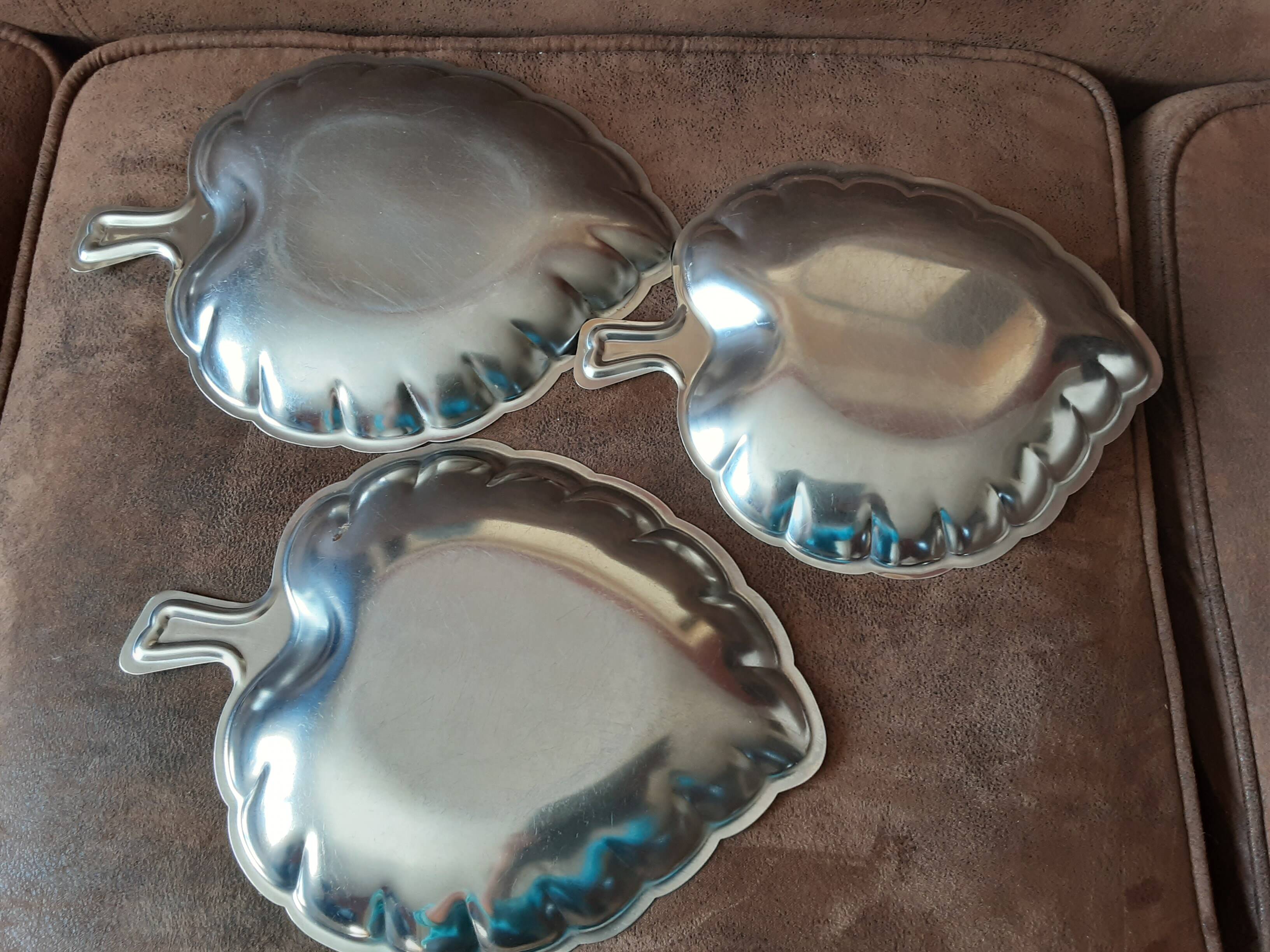 3 stainless steel cups