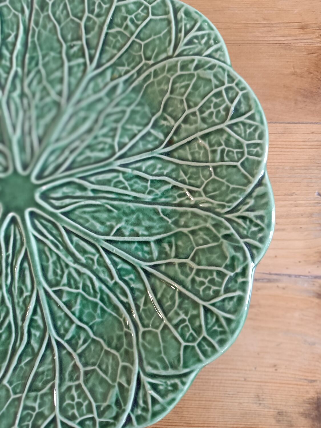 Duo of plates in slip