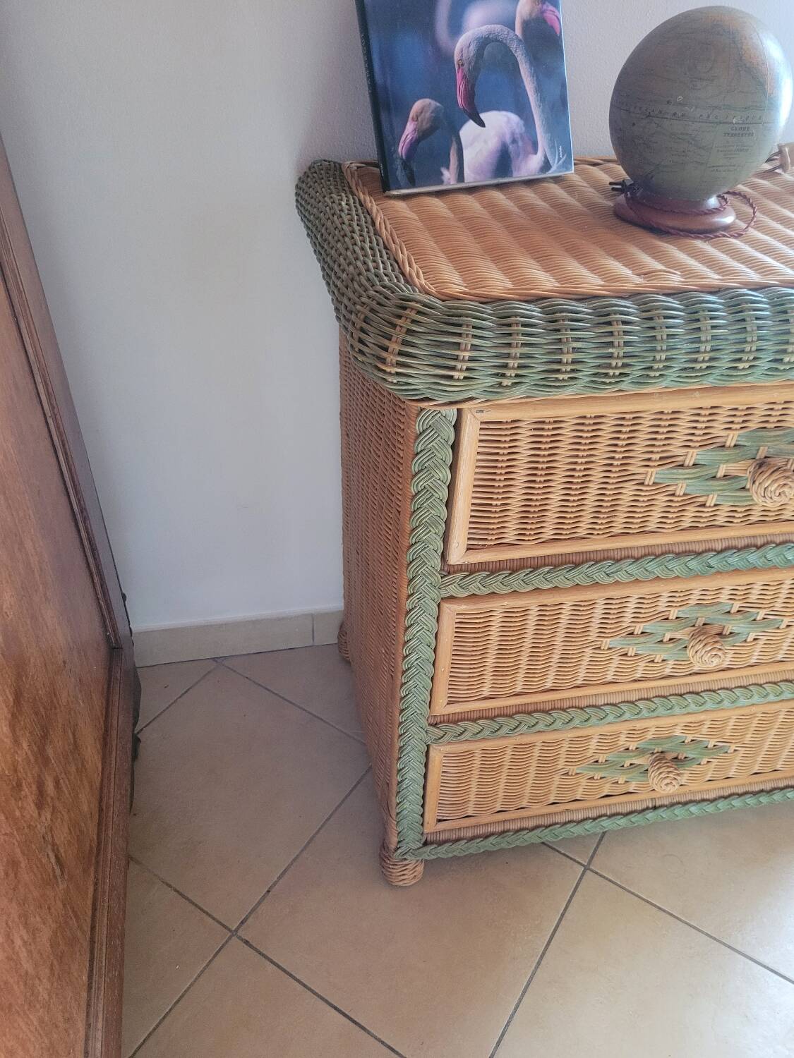 Wicker/rattan/wood chest of drawers