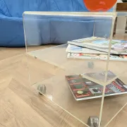 Vintage coffee table in plexiglass from the 1970s.