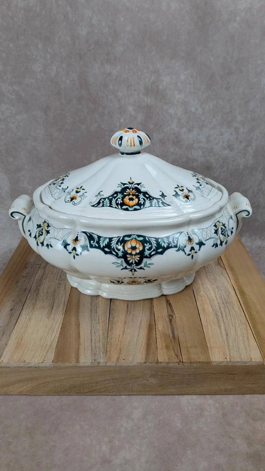 Large vintage Longchamp soup tureen