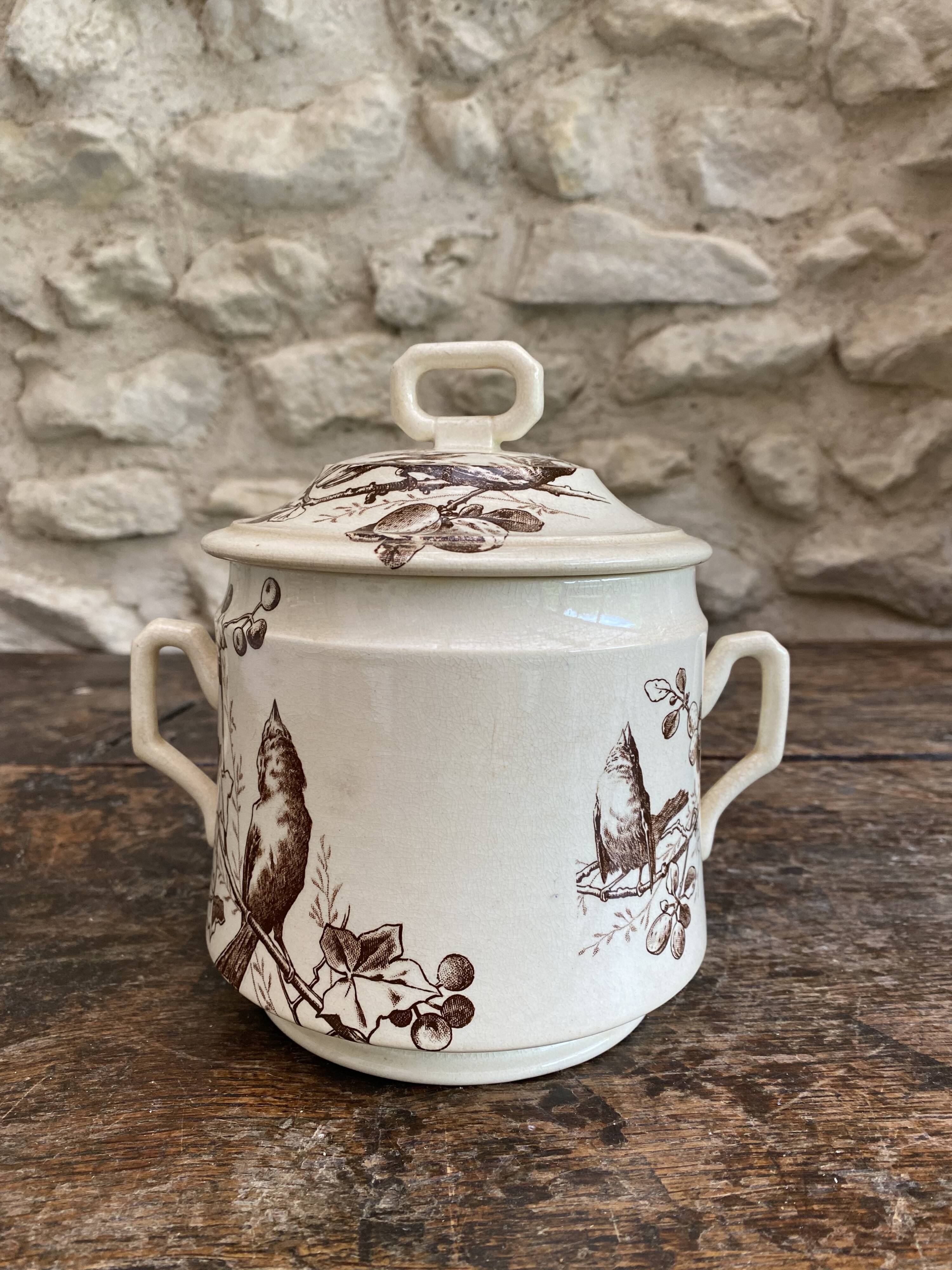 Earthenware bonbonnière