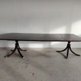 English dining room table in mahogany veneer late nineteenth with two extensions (from 1m80 to 2m80)