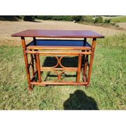 Bureau en bambou et rotin