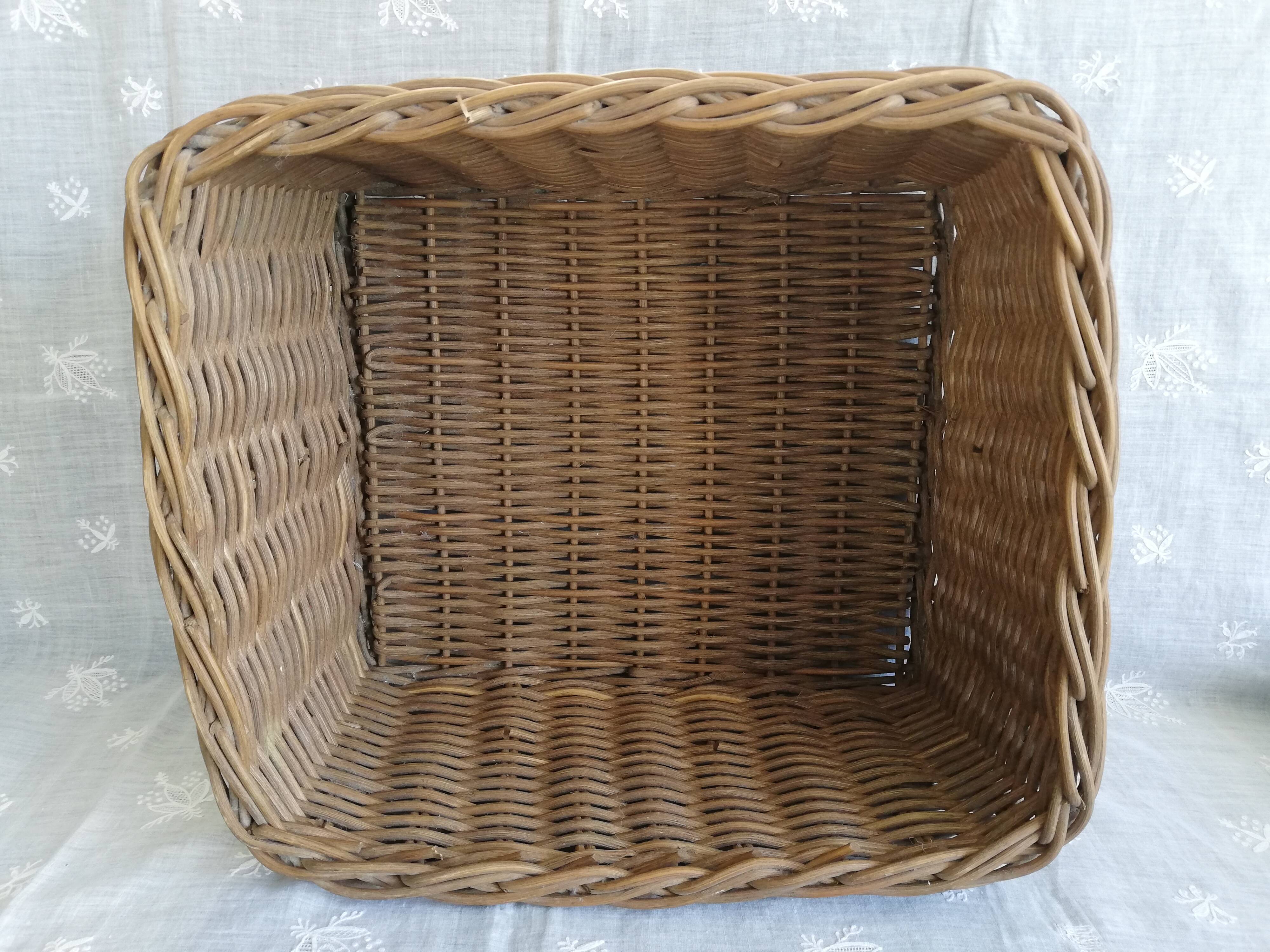 Rectangular wicker basket