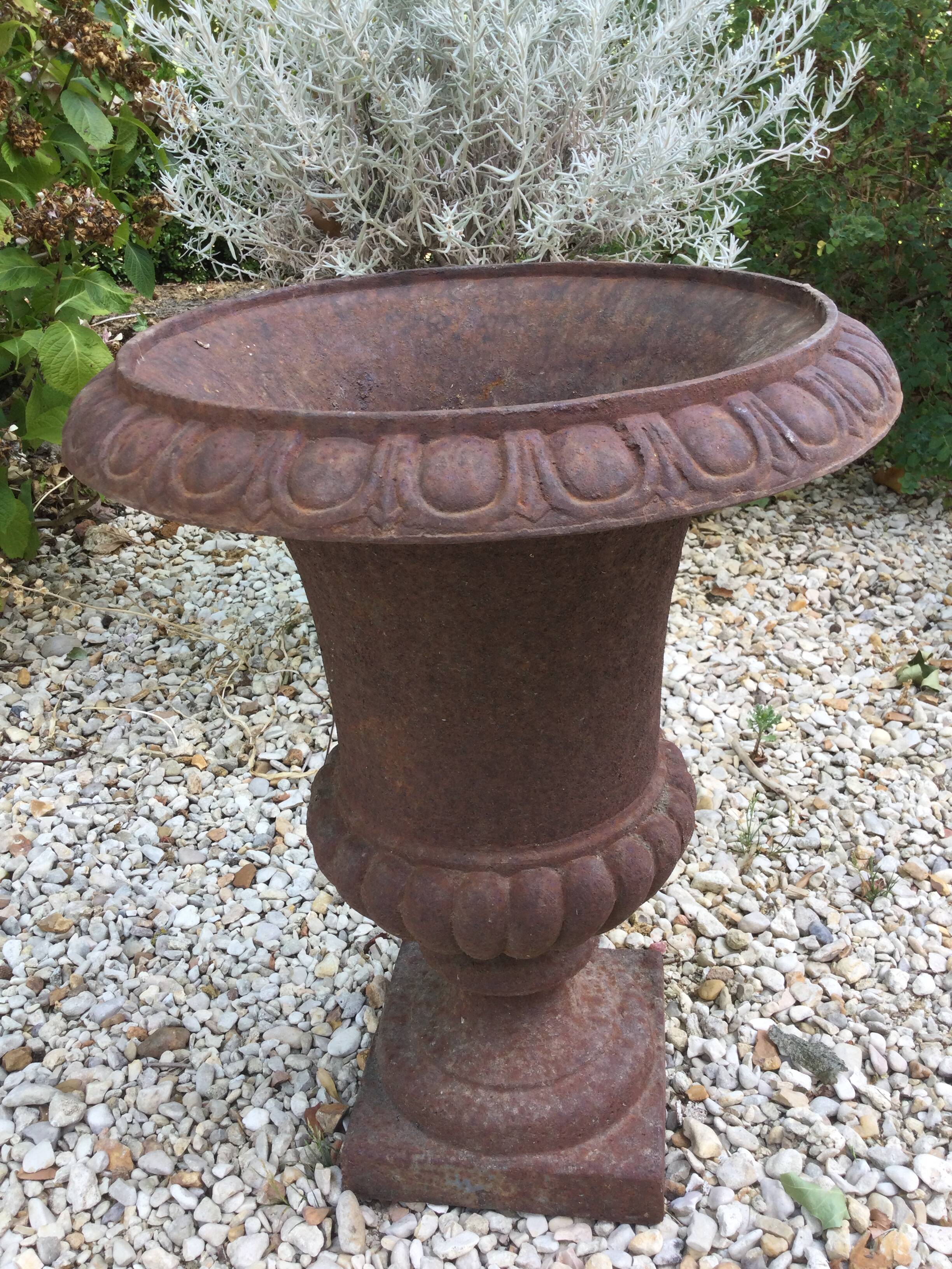 Medici vase in cast iron