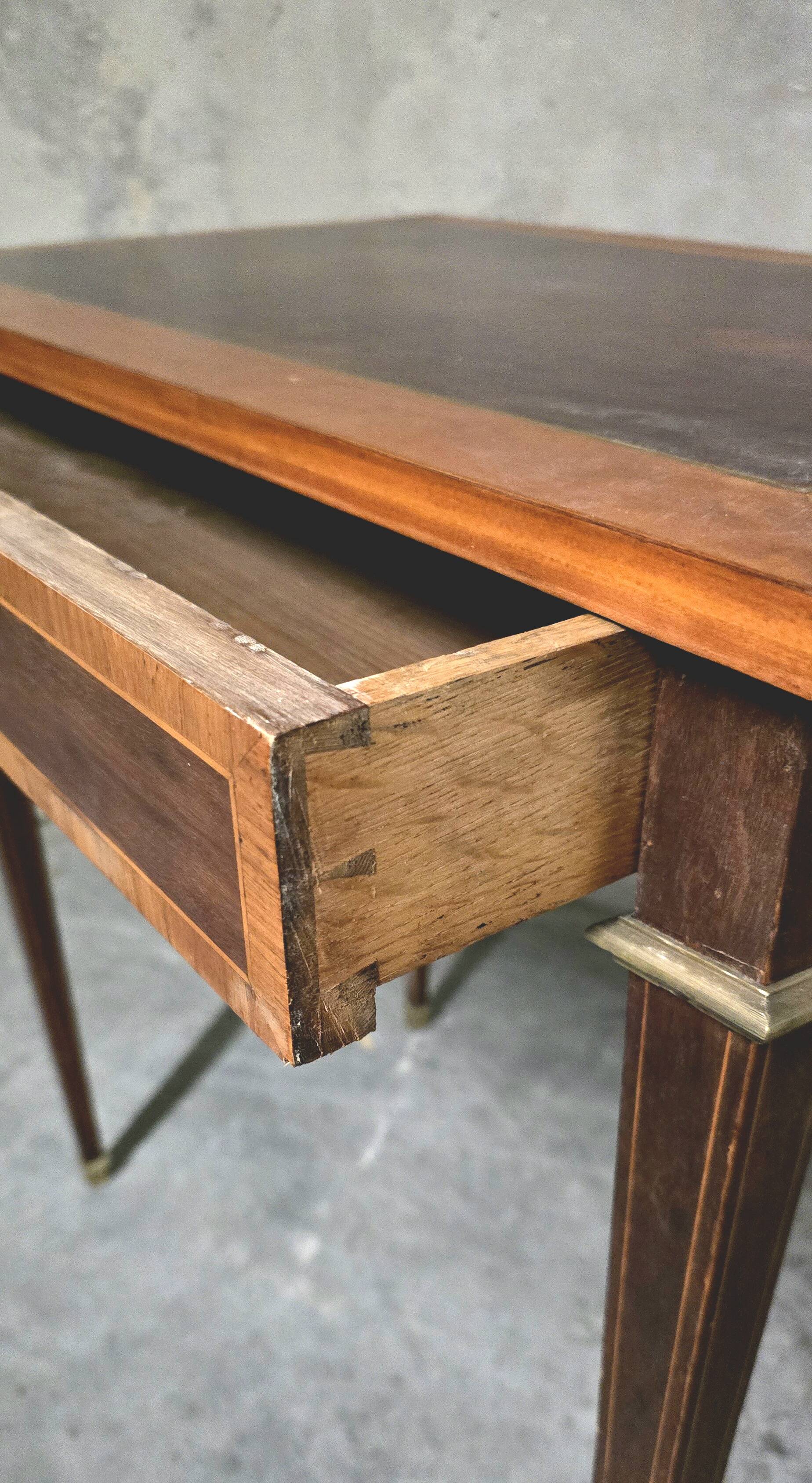 Small Louis XVI style desk in marquetry.