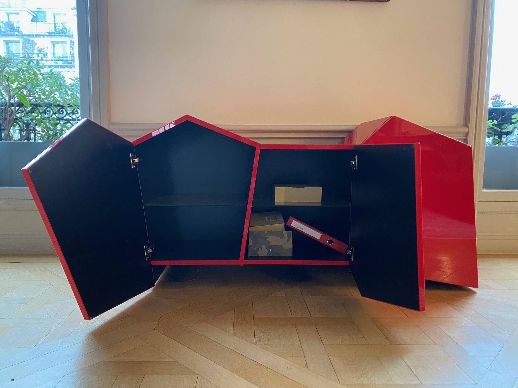 Commode Roche Bobois laquée rouge