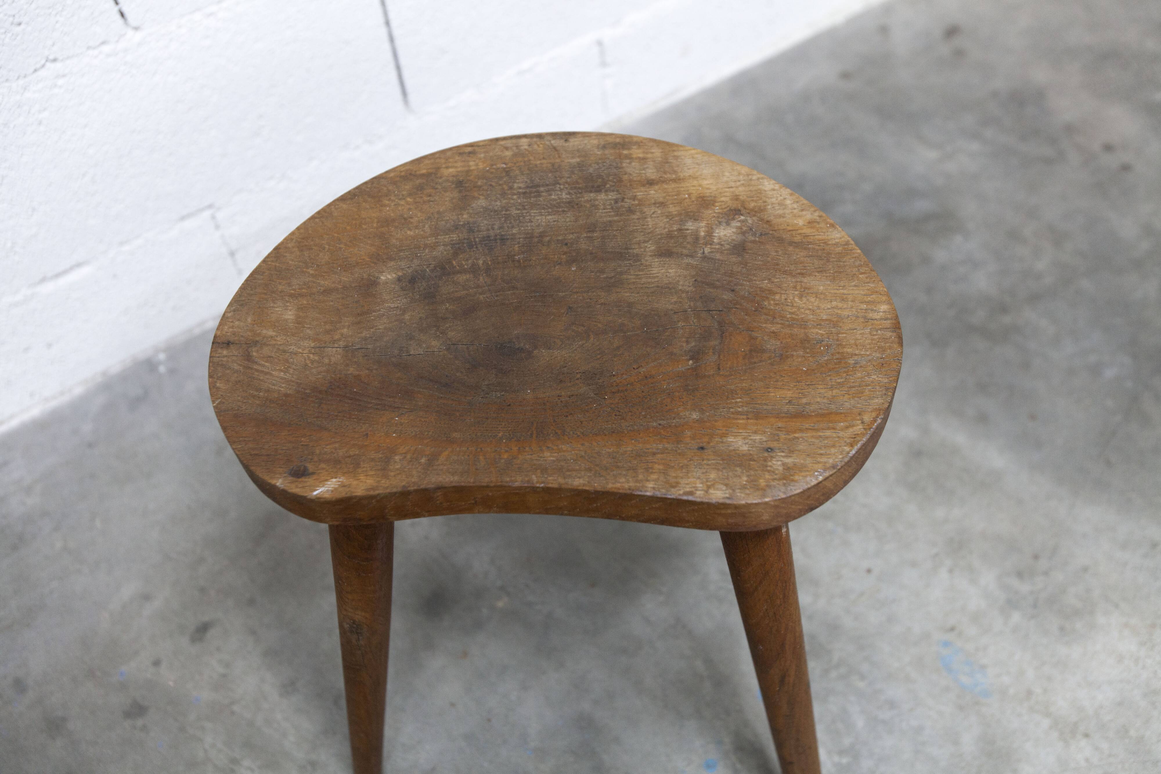 Tabouret tripode 1960 artisanal h43cm