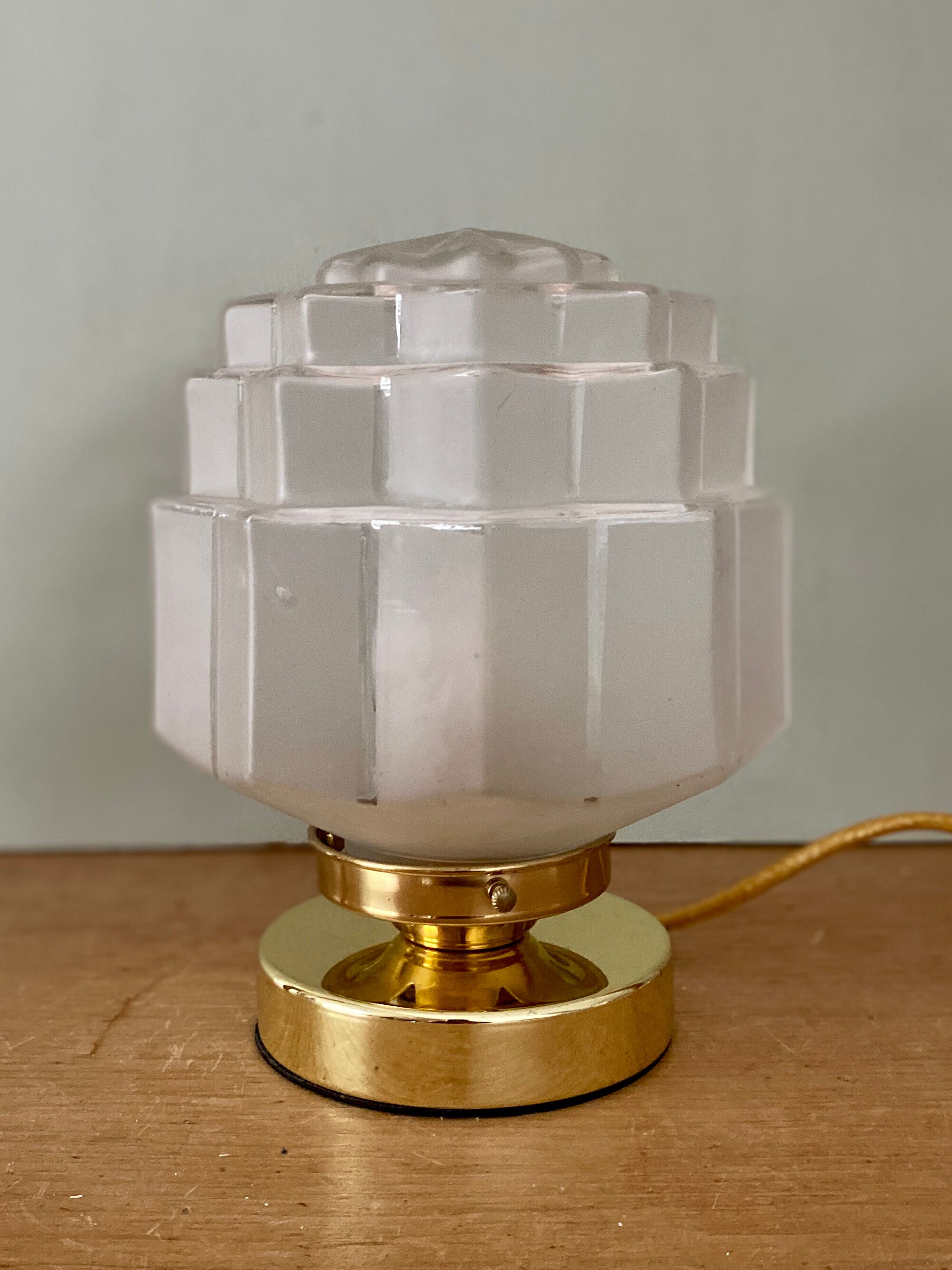 Vintage art deco globe table lamp in frosted glass