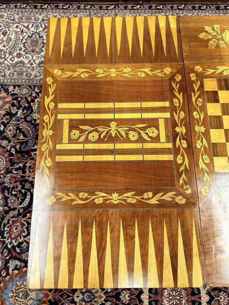 Table de jeu marquetée hollandaise du XIXe siècle