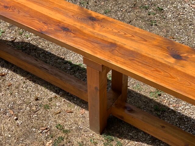 Paire de bancs modernistes en bois années 70