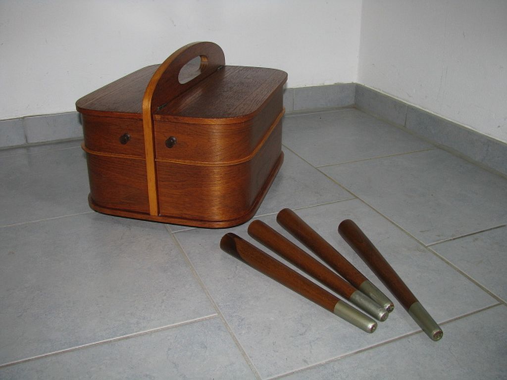 Mid century sewing box with / side table. asystent teak 1960/70s