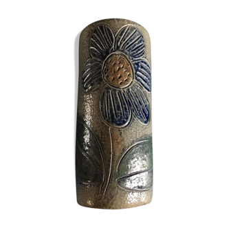 Sandstone scroll vase signed Jean Claude Monange, daisy motif yellow heart