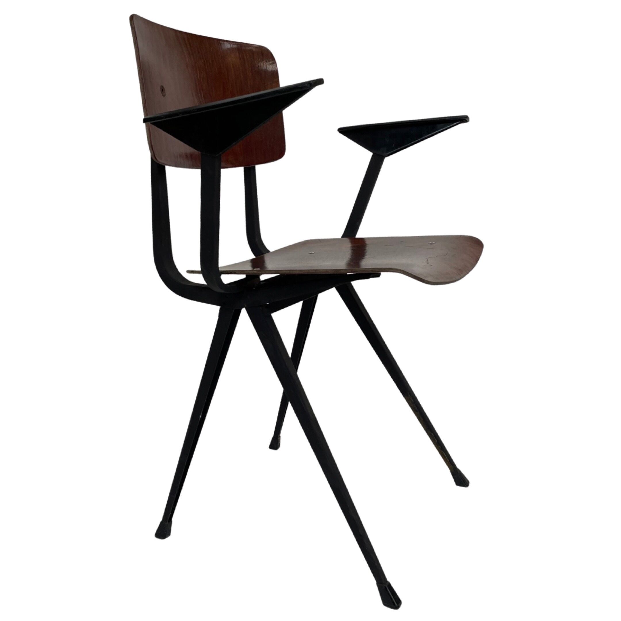 Friso Kramer 'Result' chair with armrests for Ahrend de Cirkel, 1960s