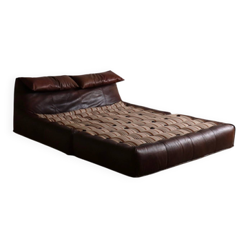 Le Bambole Bed In Buffalo Leather By Mario Bellini For B&B Italia, 1970s