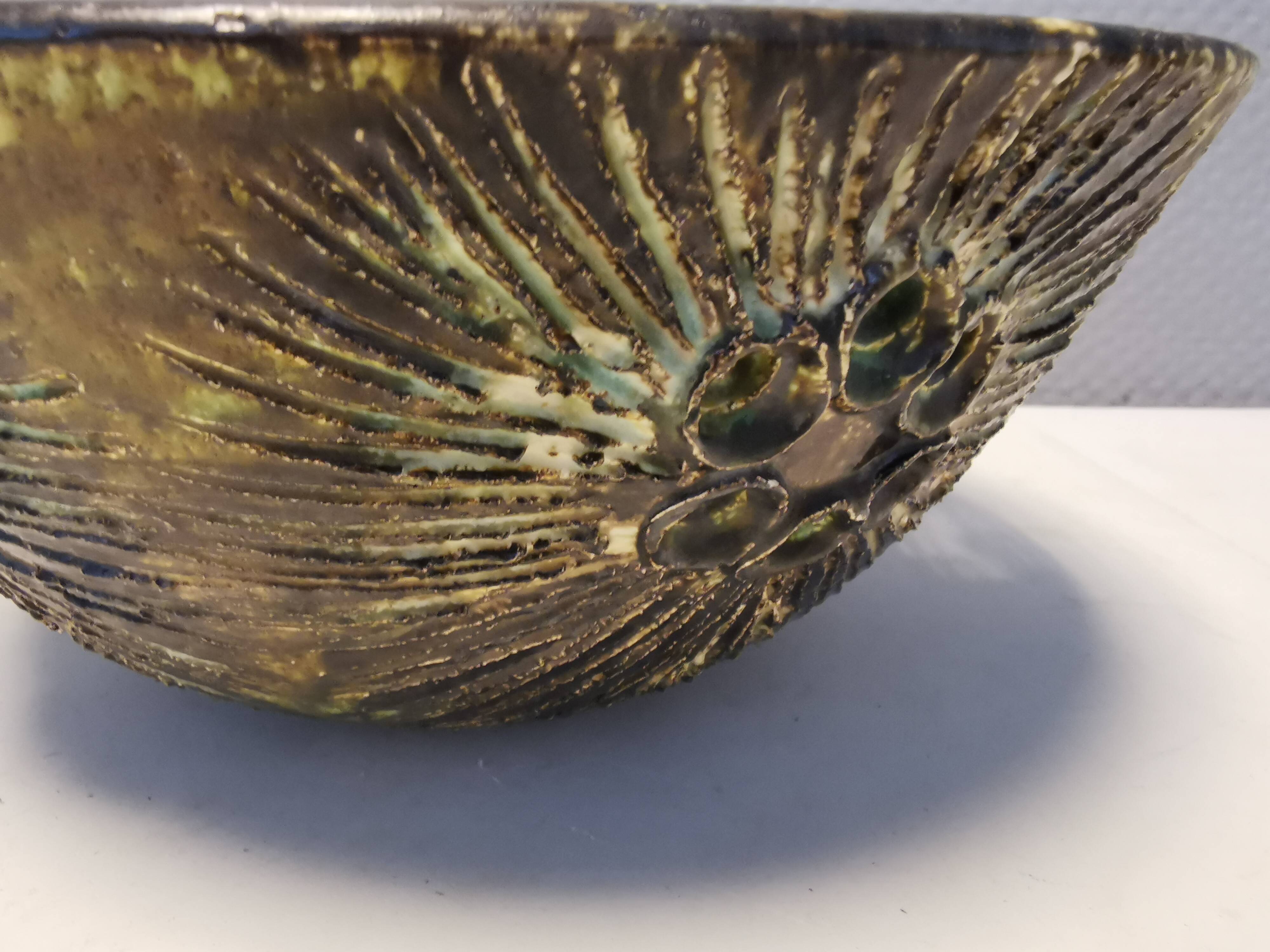 Bol en céramique, conçu par Jette Hellerøe pour son propre atelier de céramique, Danemark années 1980.