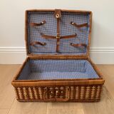 Rattan picnic basket - vintage
