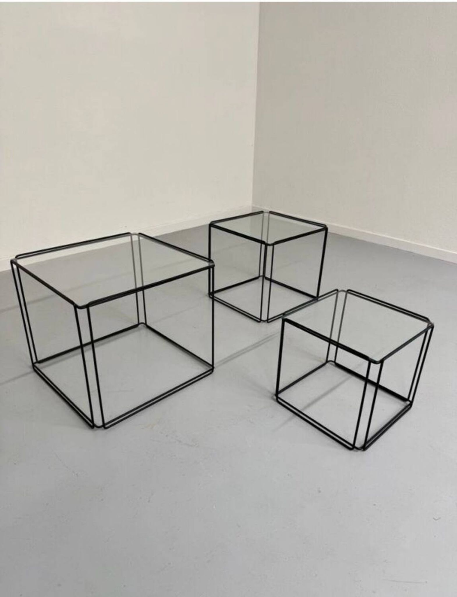 Lot of 3 vintage 1970s design nesting coffee tables by Max Sauze.