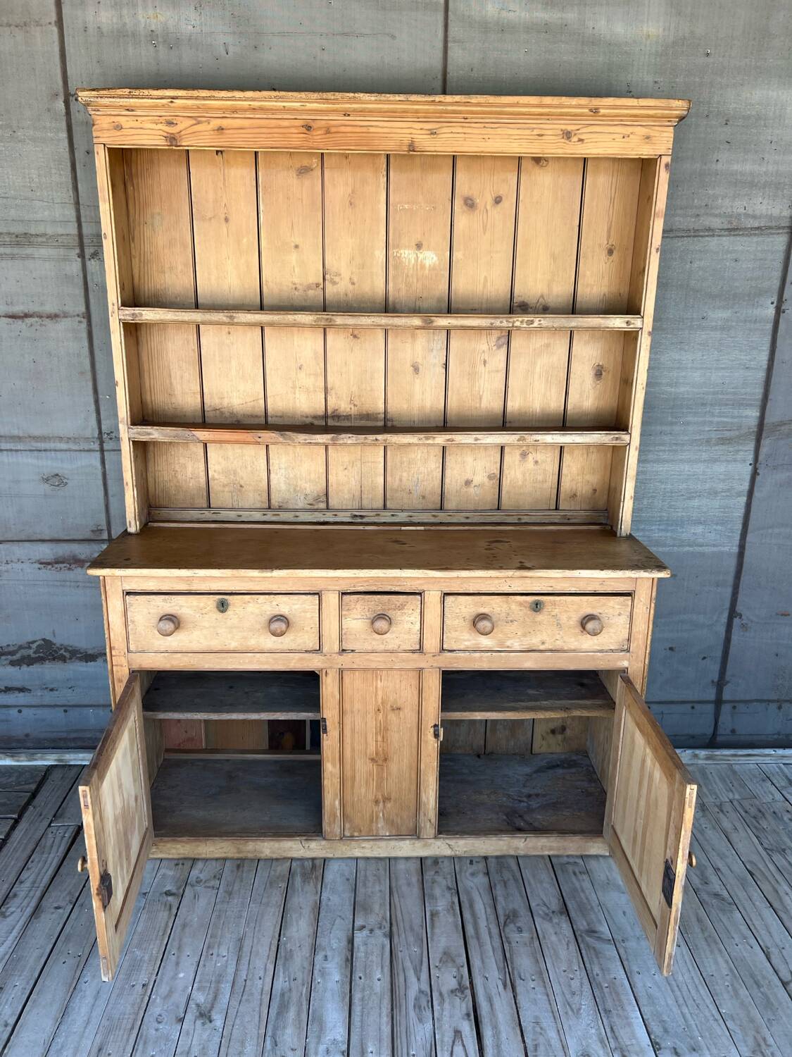 Grocery store furniture