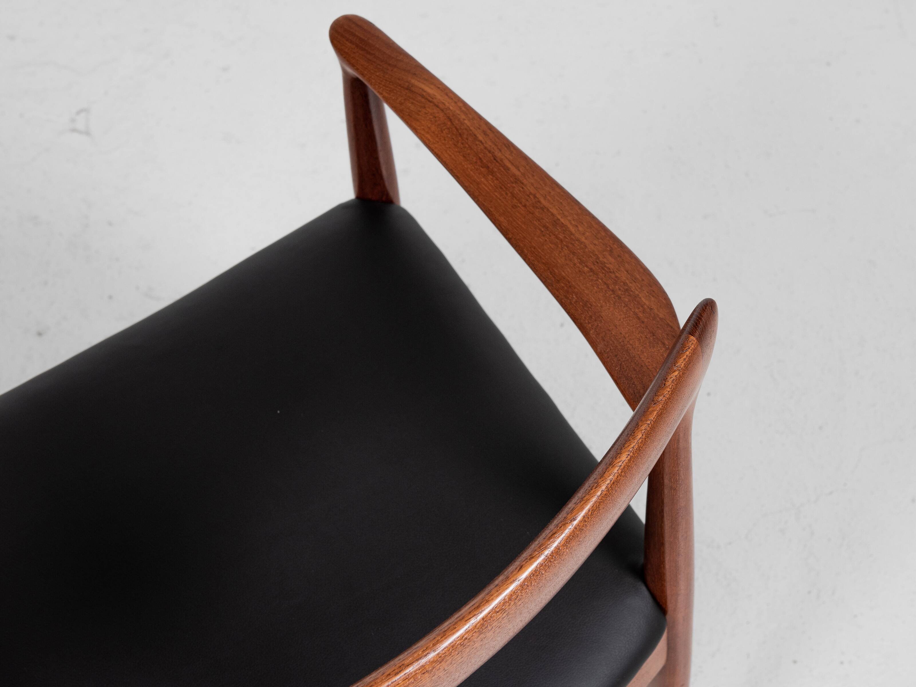Midcentury Danish chair with armrests in teak and new skai by Arne Vodder for Vamo 1960s