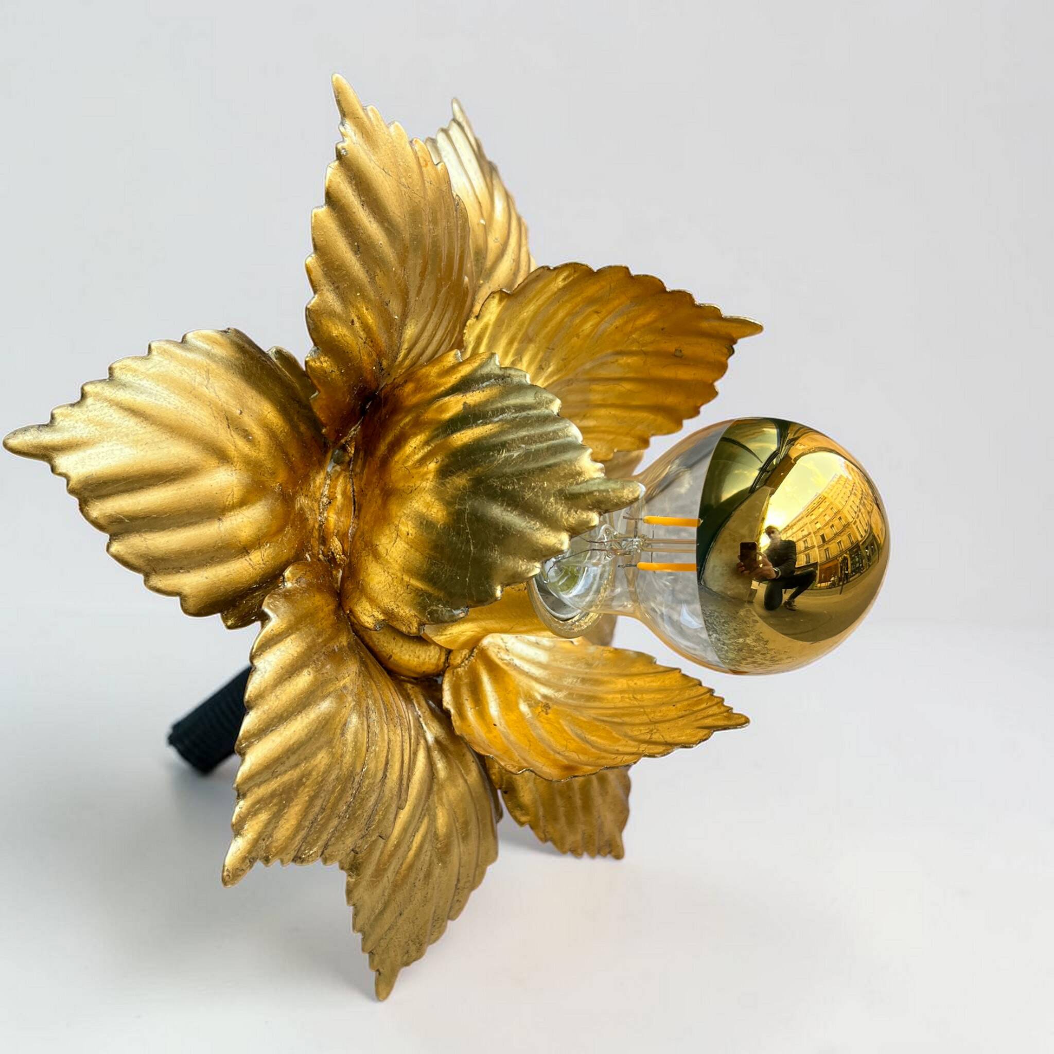 Applique fleur en métal doré à la feuille d'or vintage 1970 - 80