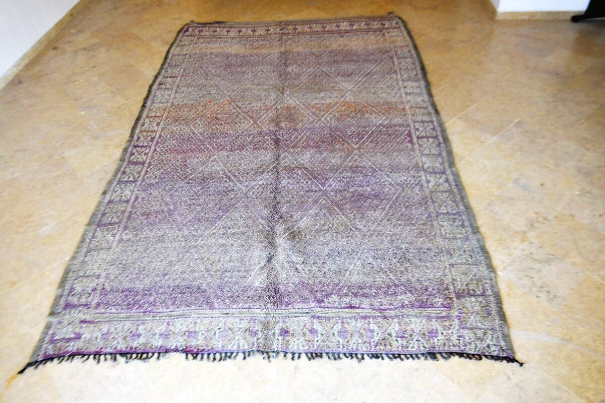 Tapis berbère marocain Beni Mguild 336 cm x 210 cm Excellent état