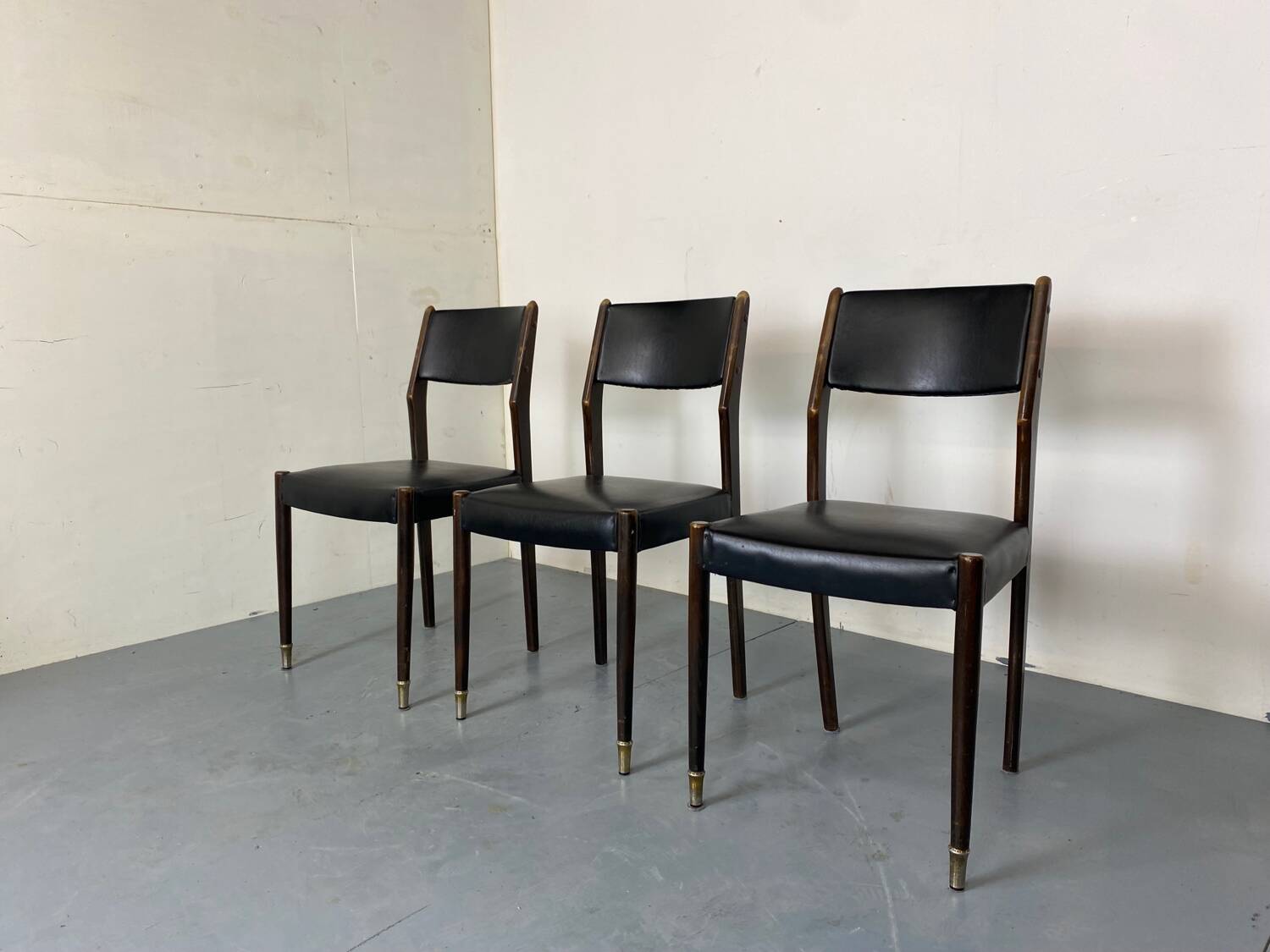 Chaises Modernistes Mid-Century, 1960s, Set de 3