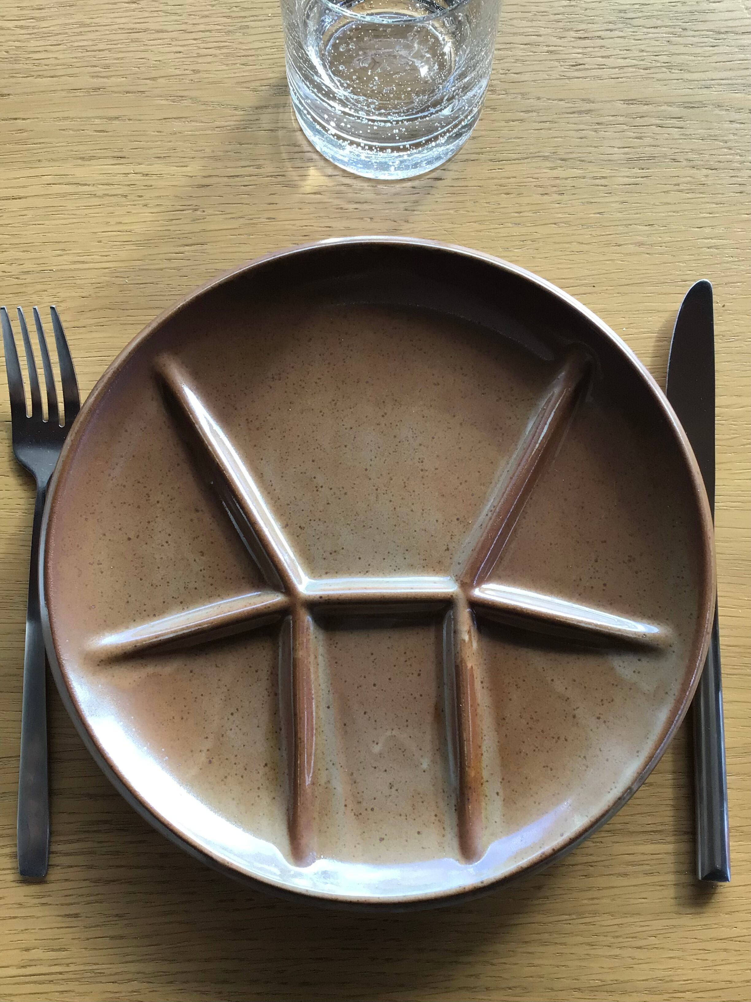 6 Plate with fondue sandstone of Brenne France