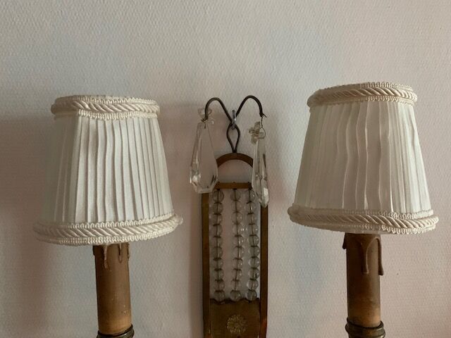 Art deco wall lamp in brass, pearls and tassels