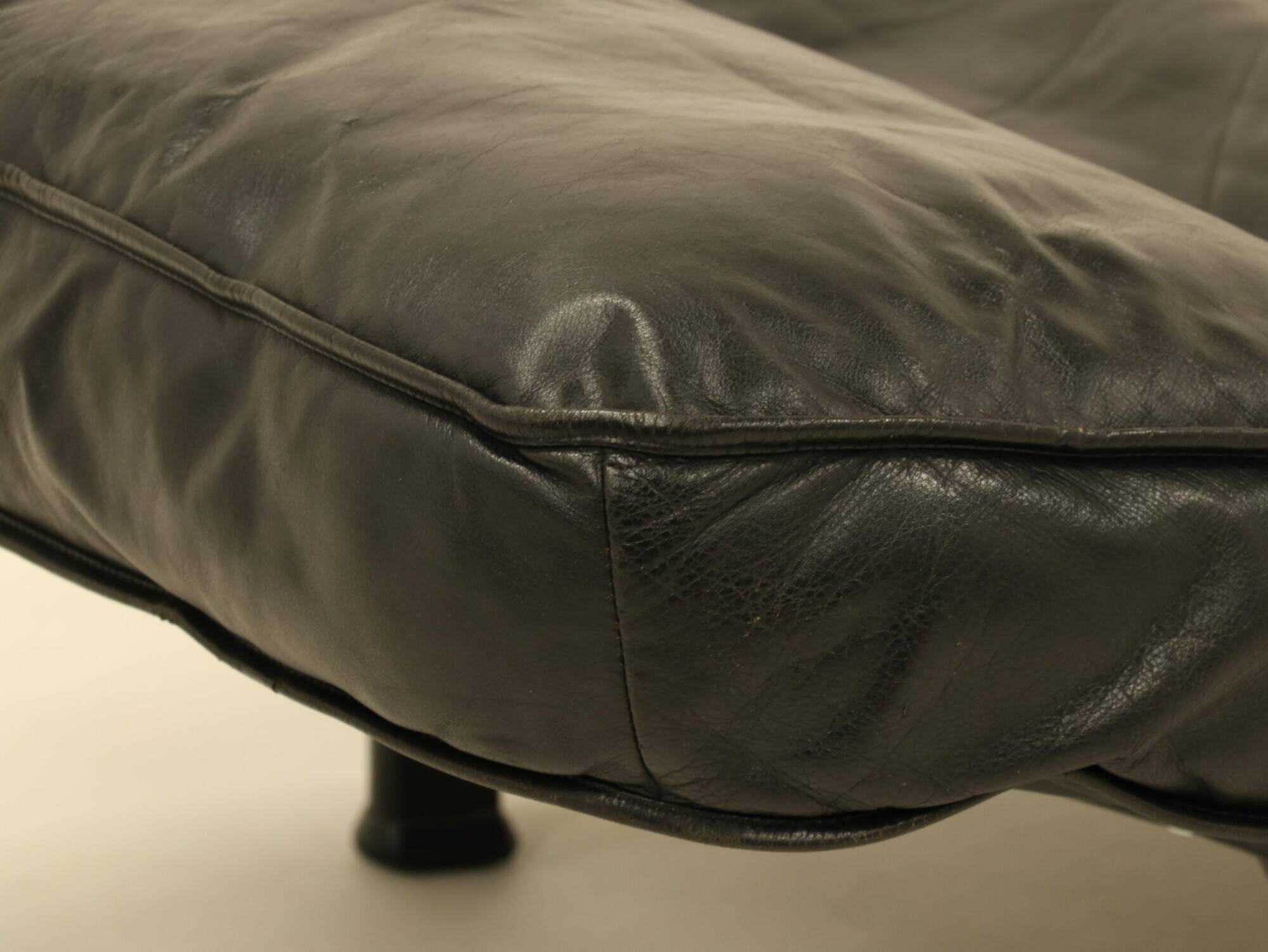 Daybed by Zanotta in black leather