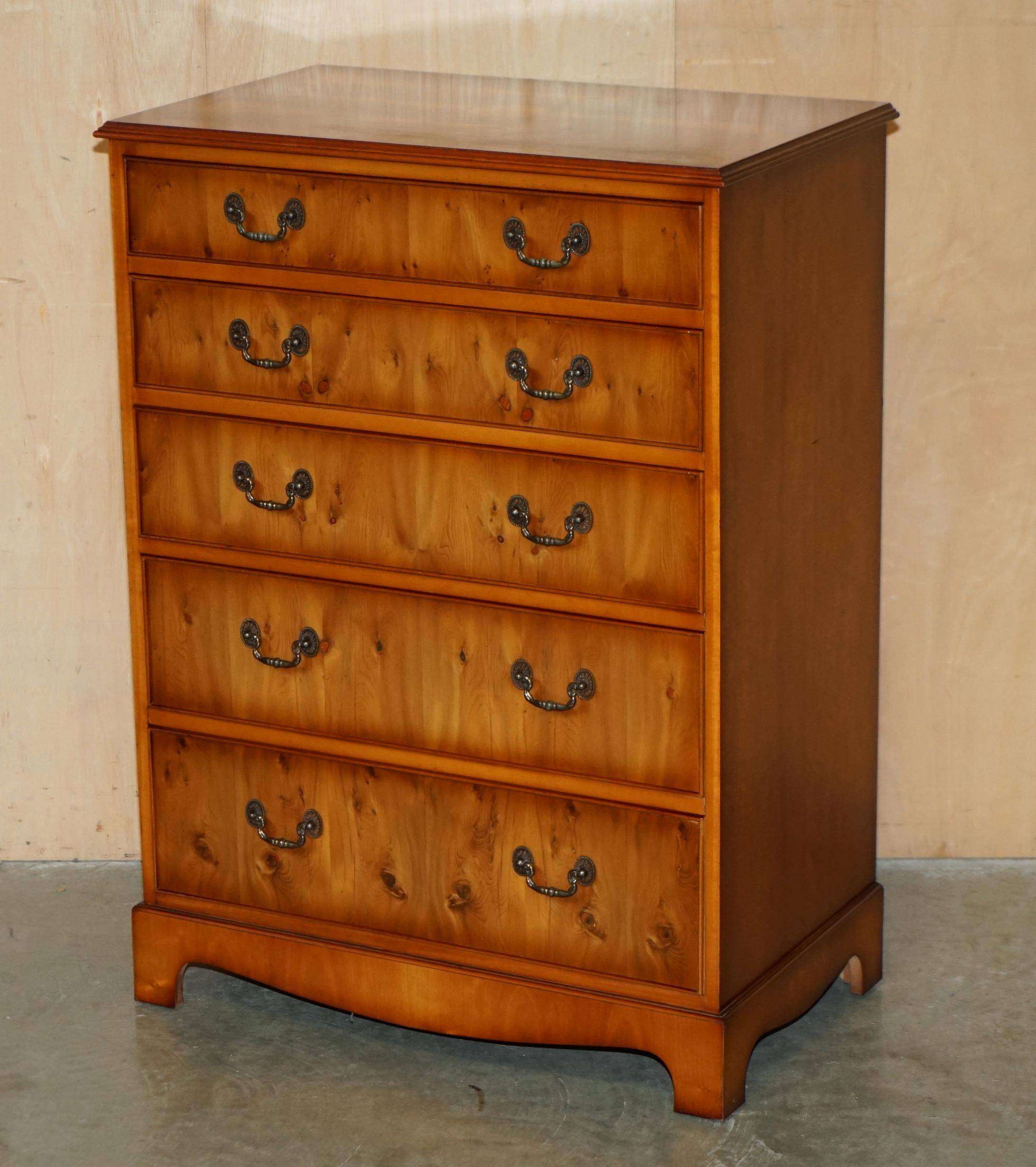 Pair of large Sheraton Revival chests of drawers in yew wood, 110 cm