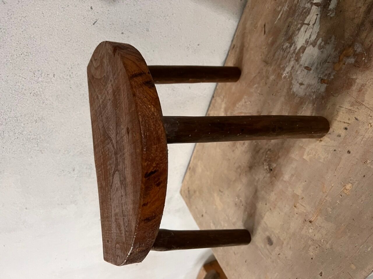 Tripod farm stool
