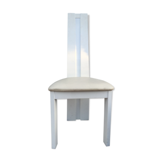 Chaise design blanche