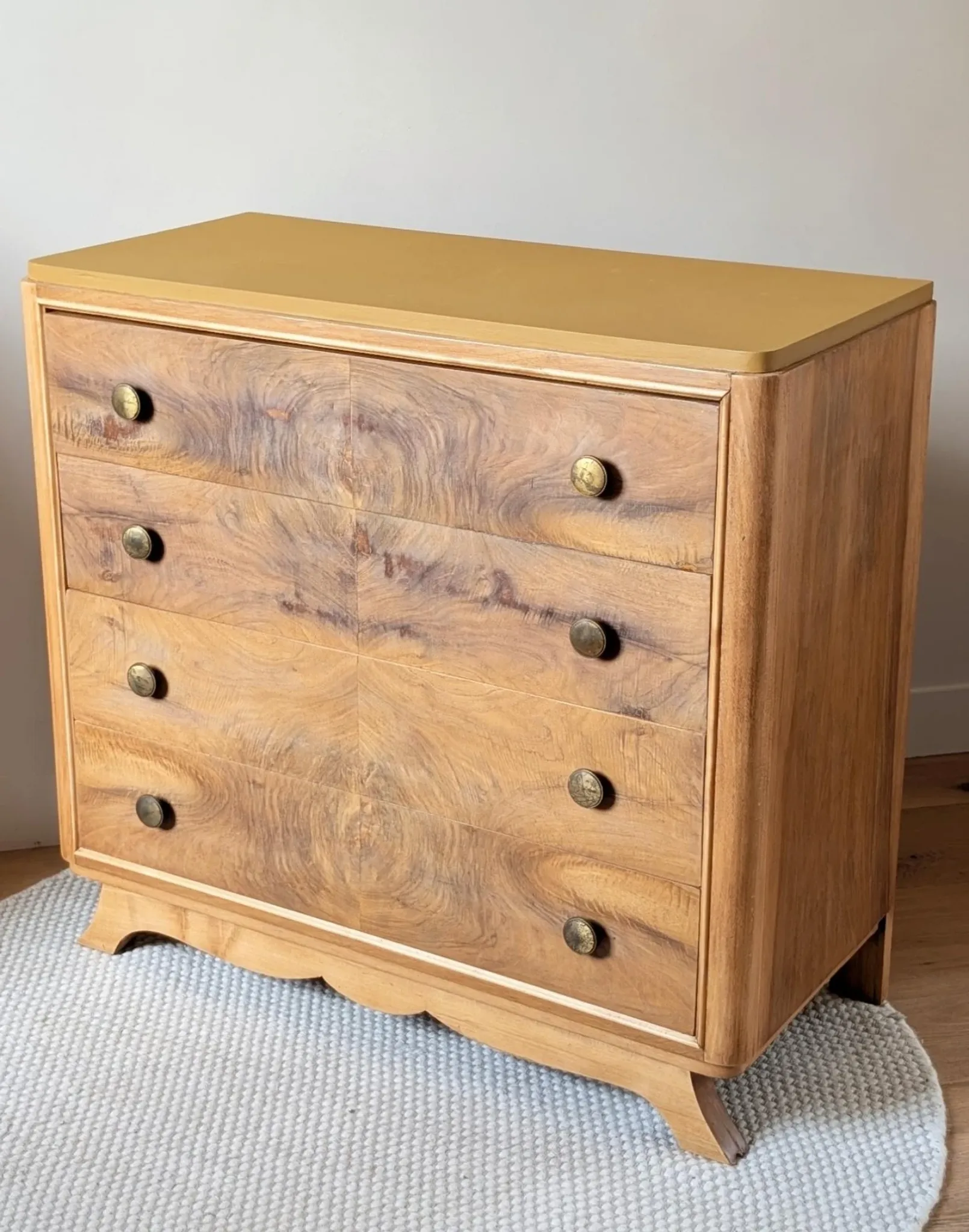 Commode Art Déco rénovée 
