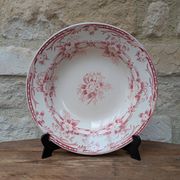 Hollow plate Sarreguemines model Cérès decorated with pink flowers Terre de Fer