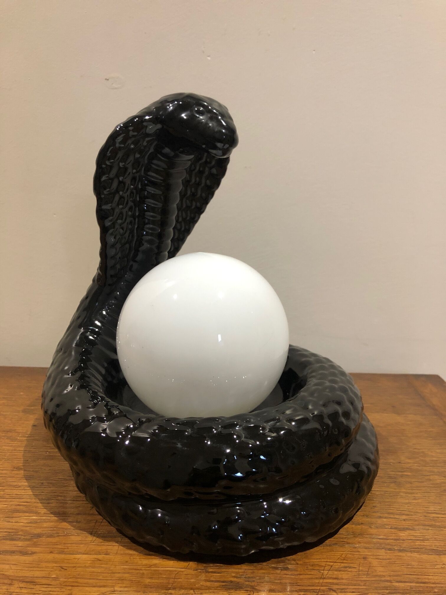 Cobra ceramic lamp