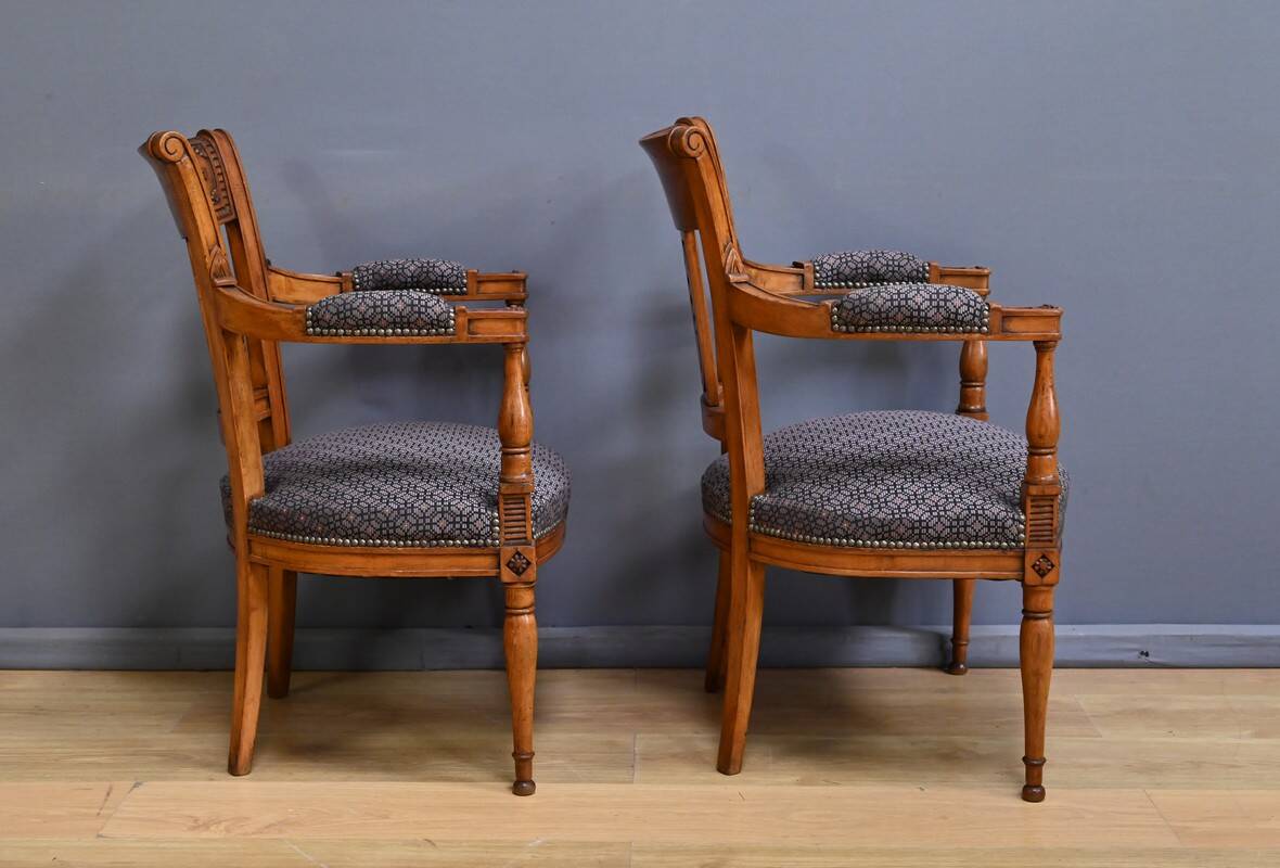 Paire de Fauteuils en Hêtre teinté – Début XXe