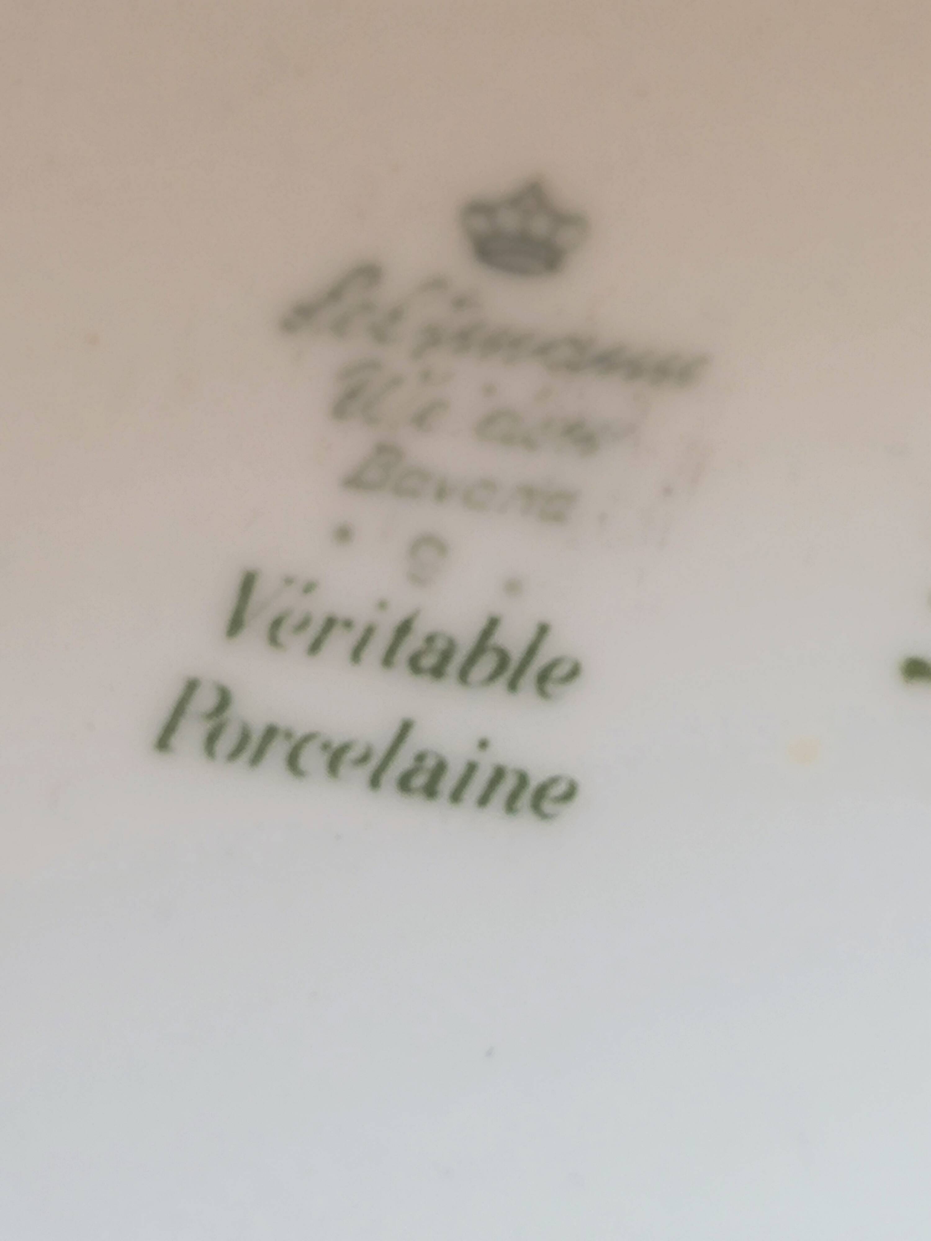 6 Bavaria soup plates. Annabel model. White, gold edging. Central motif.