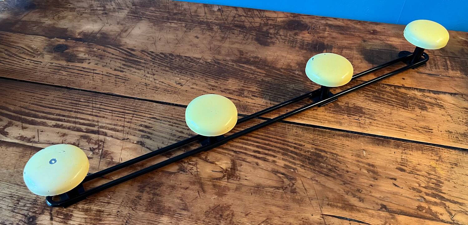 Metal wall coat rack with 4 hooks