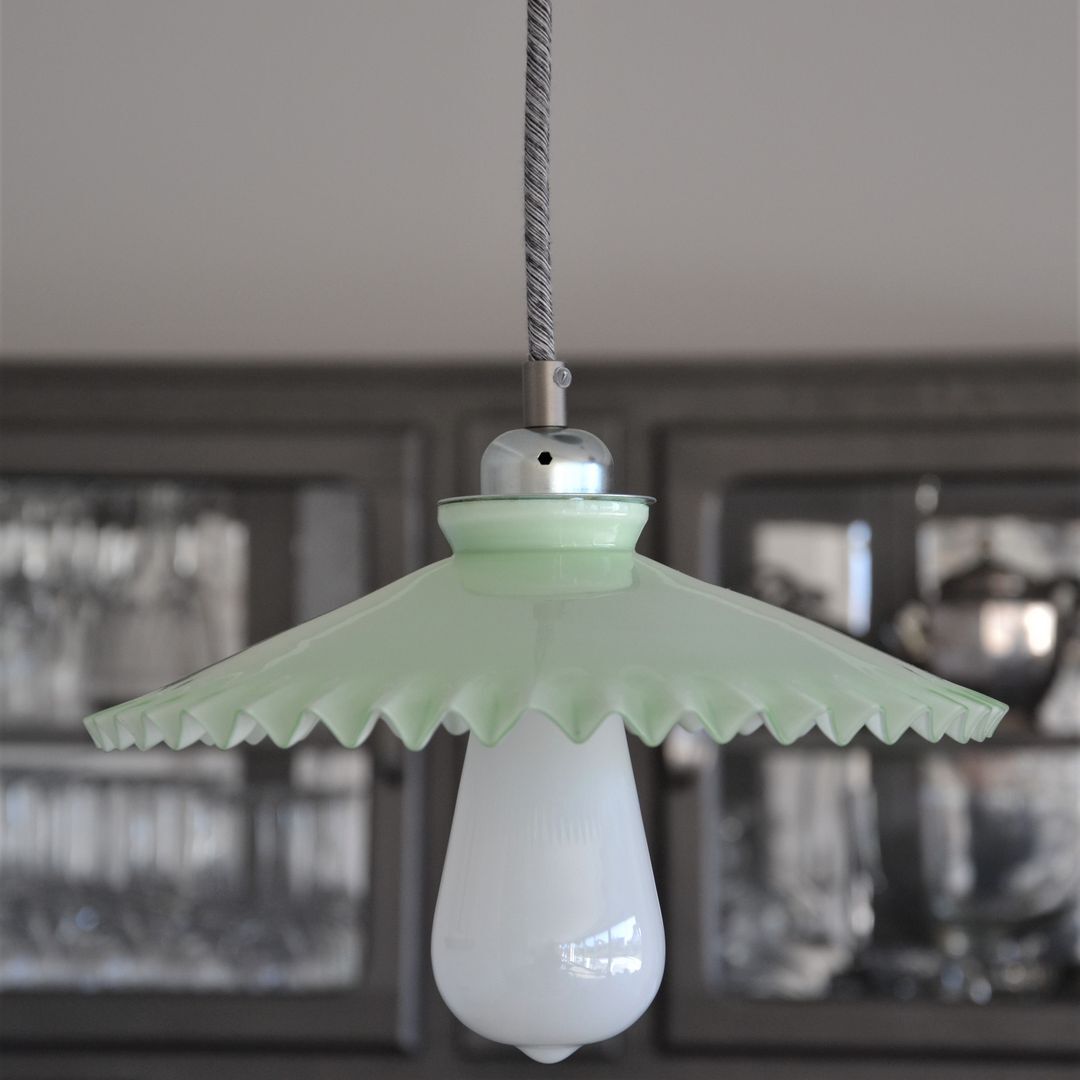 Vintage suspension in opaline scalloped mint color with water