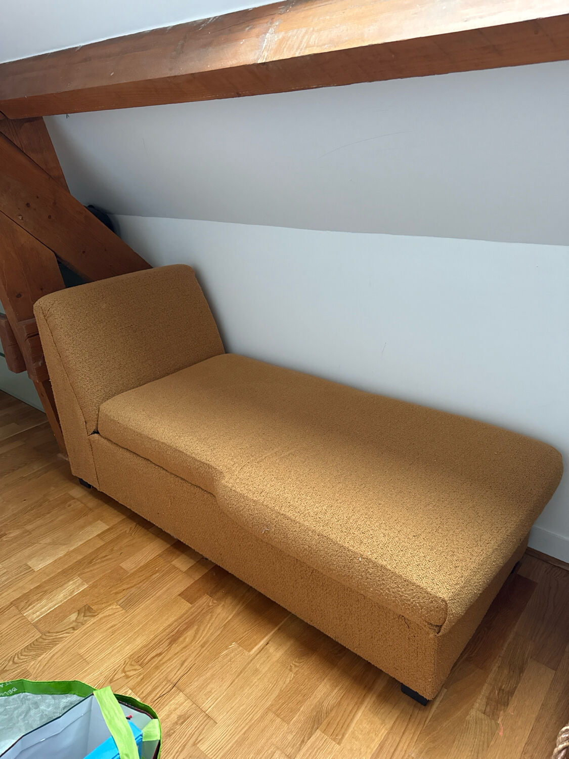 Sofa - Daybed with large storage compartment