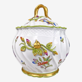 Bonbonnière in Italian porcelain from Florence, signed, Herend style, gilded with 24 carat gold