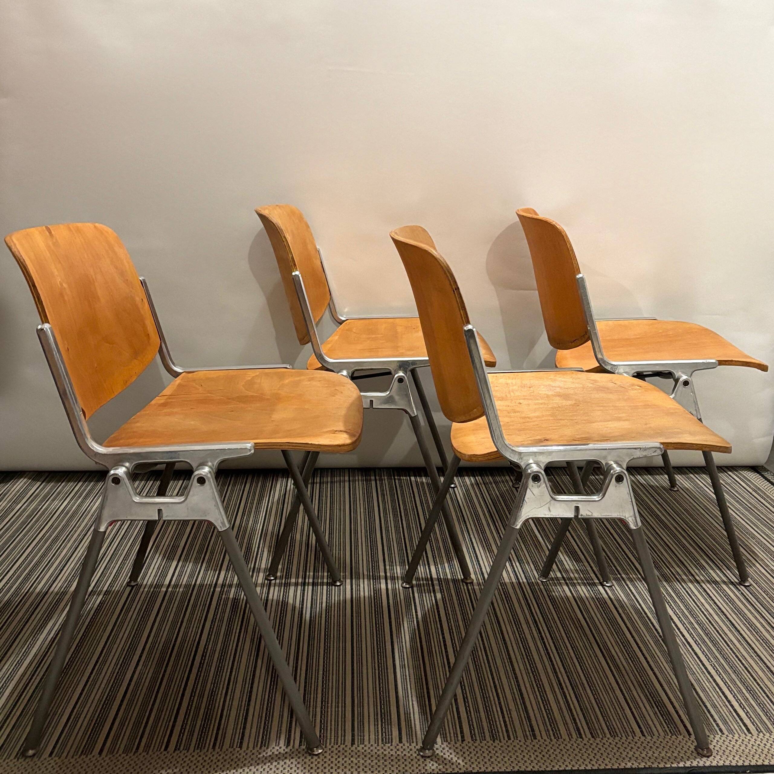 Set of 4 70s Castelli wooden chairs